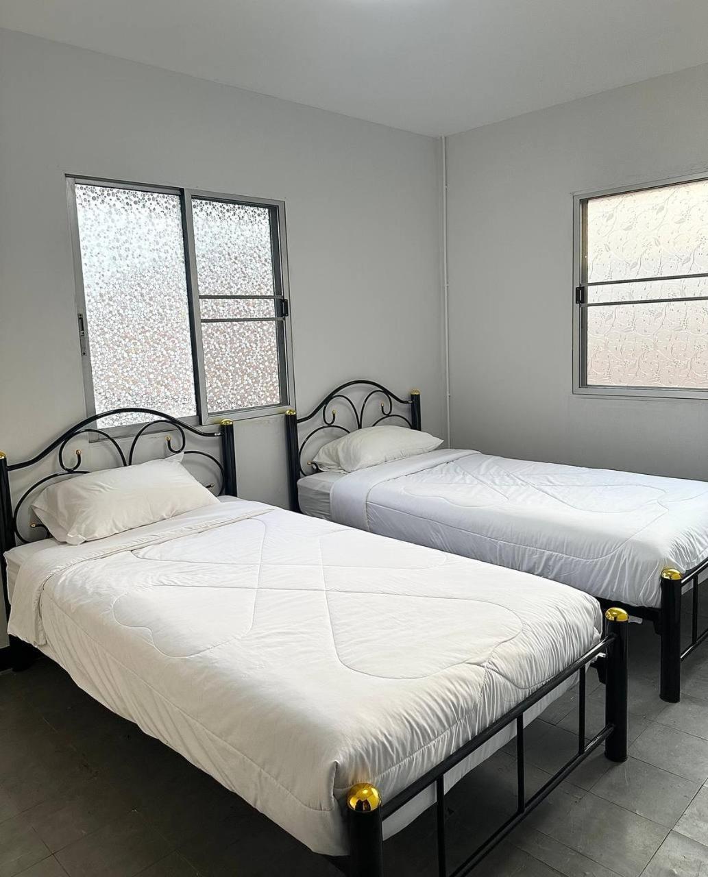 Adora Hostel Chiang Mai Zewnętrze zdjęcie